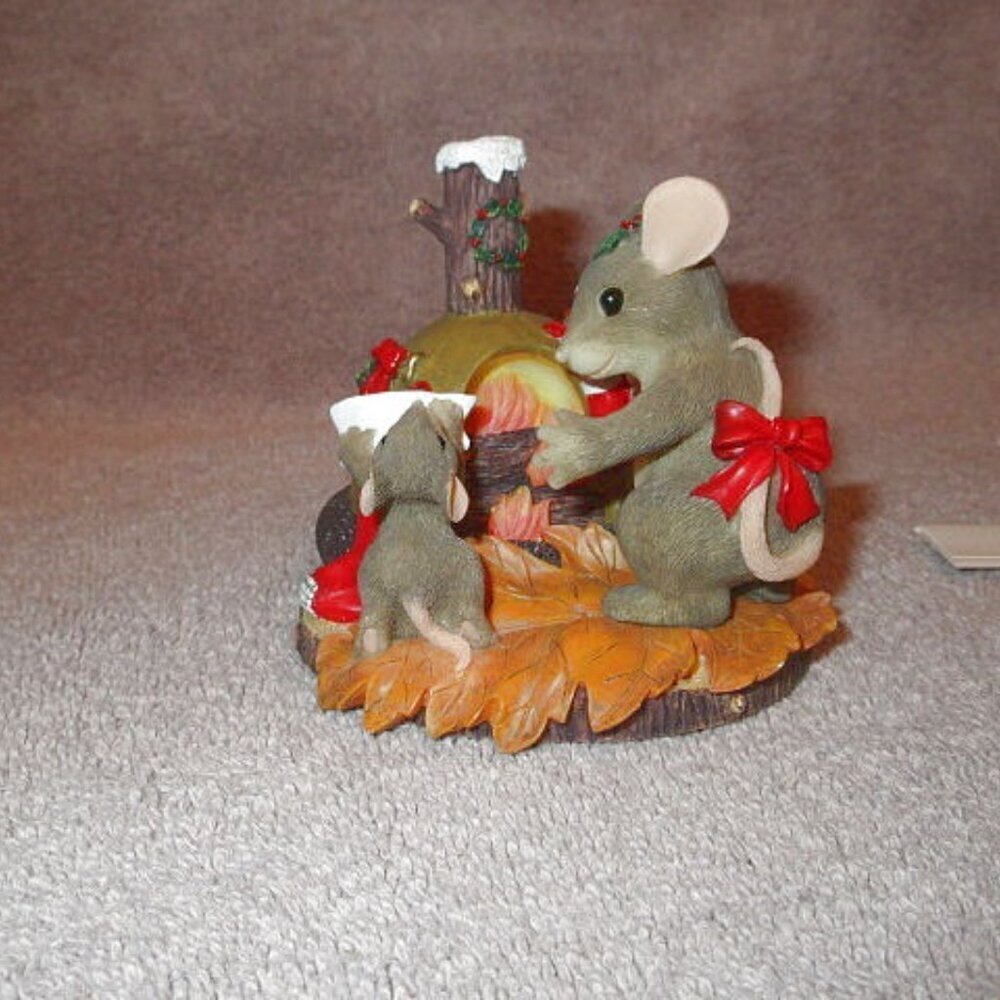 Charming Tails Christmas Stockings Were Hung Figurine Fitz And Floyd Holiday Box - Picture 2 of 12